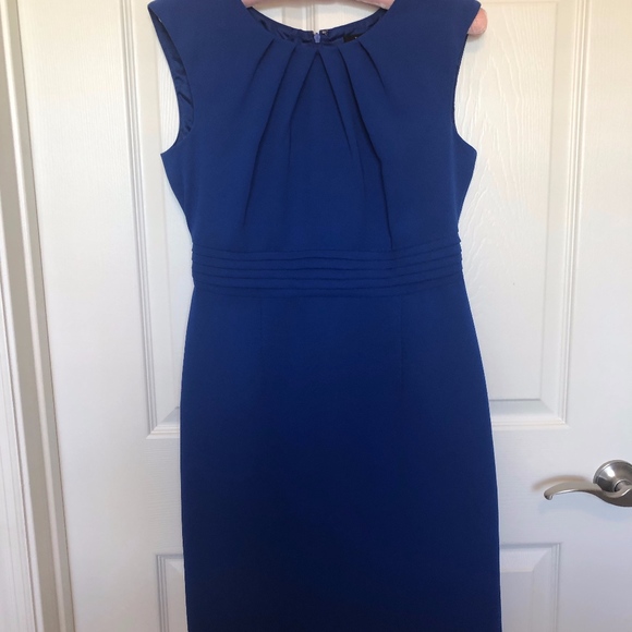 Tahari Dresses & Skirts - Tahari Royal Blue Sheath Dress 4P Tahari Dresses & Skirts - Tahari Royal Blue Sheath Dress 4P